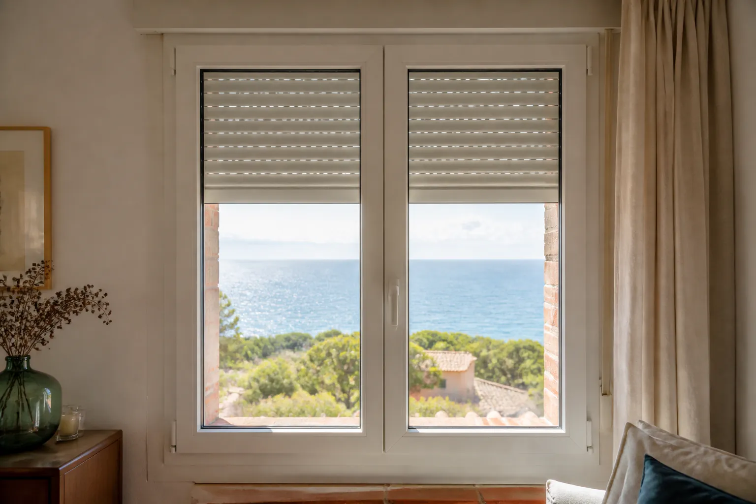 Ventana de PVC con persiana integrada en Tarragona